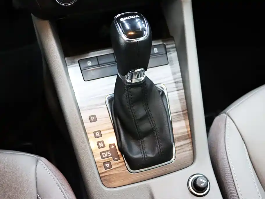 Skoda Octavia 2015 — фото 17