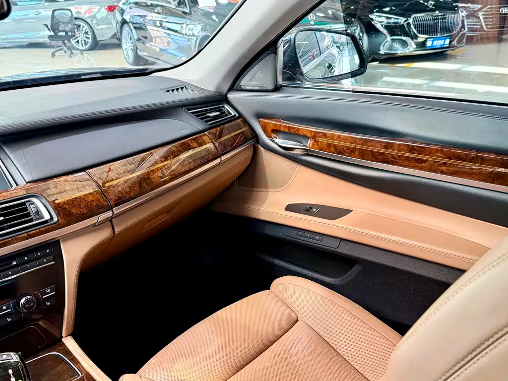 BMW 7 Series 2014 — фото 22
