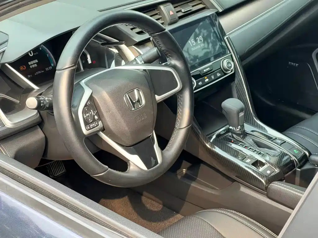 Honda Civic 2017 — фото 11