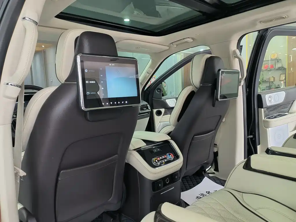 Lincoln Navigator 2019 — фото 14