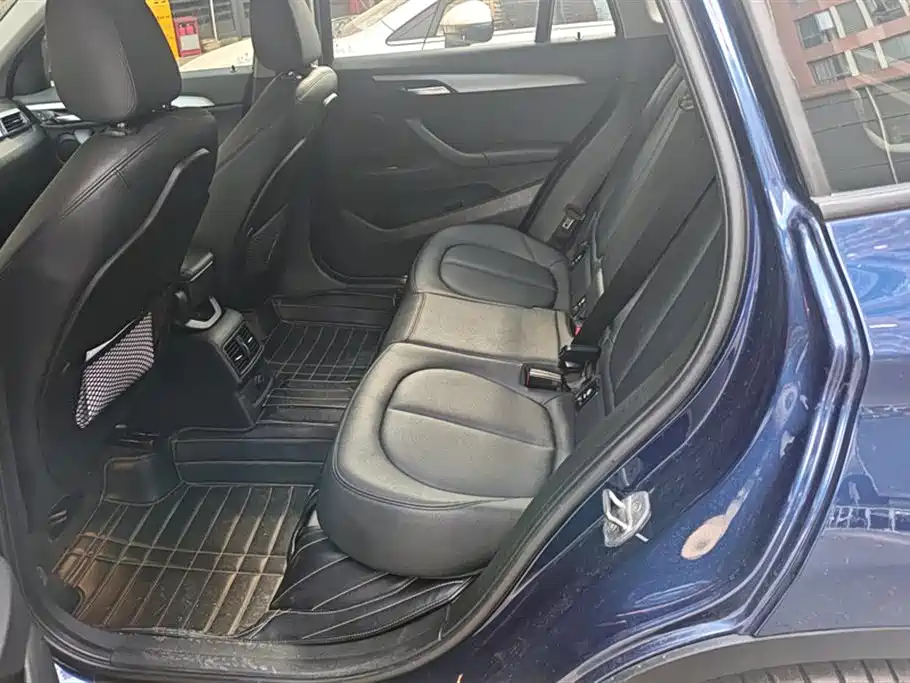 BMW X1 2017 — фото 11