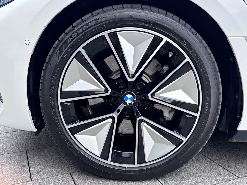 BMW i3 2024