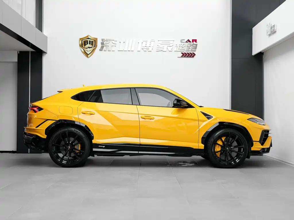 Lamborghini Urus 2023 — фото 2