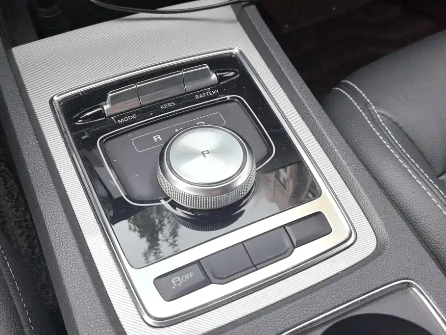 Roewe i6 New Energy 2018 — фото 16