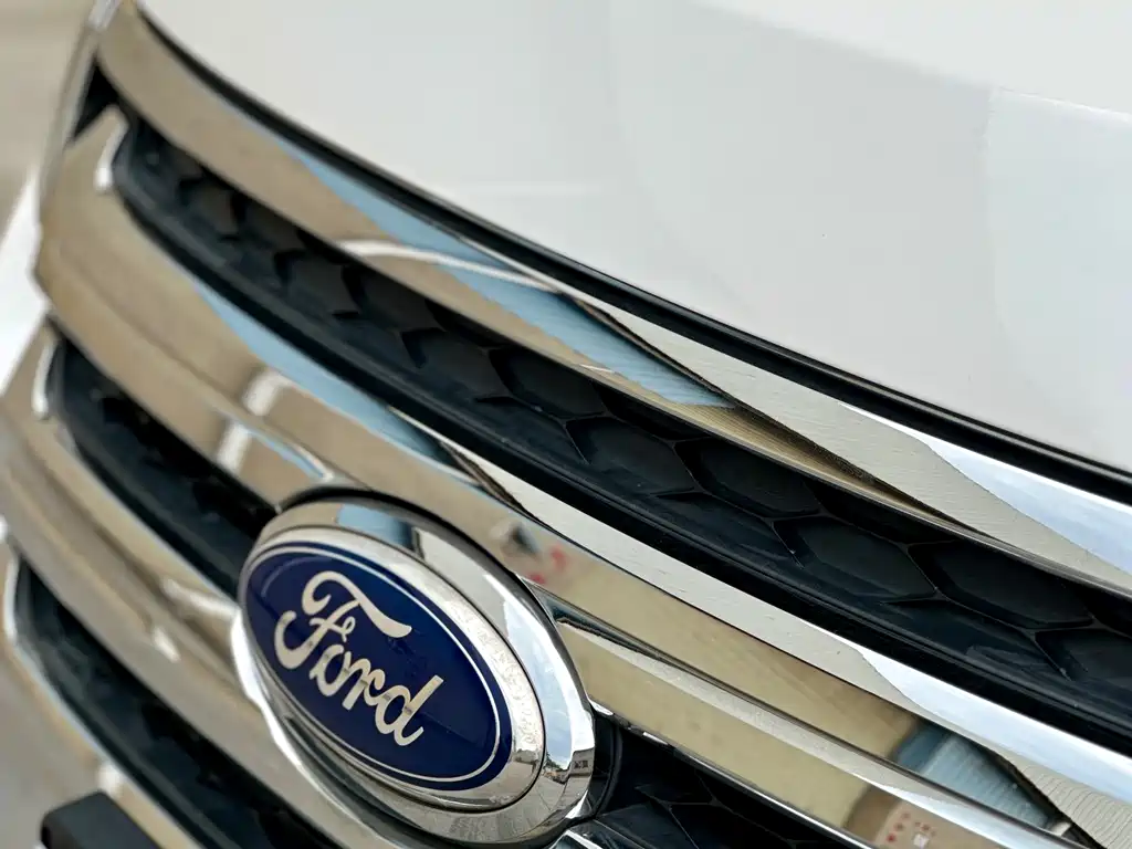 Ford Edge 2015 — фото 19
