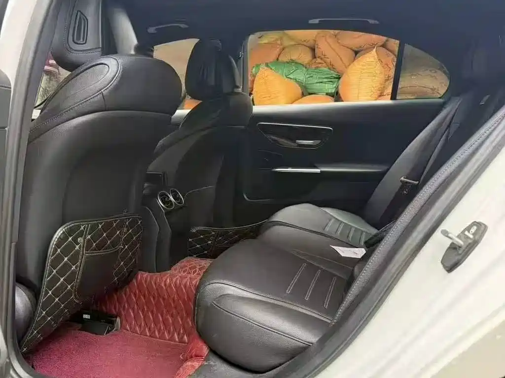 Mercedes-Benz C-Class 2022