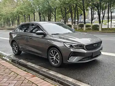 Geely Emgrand 2022