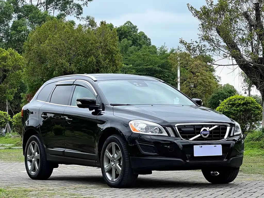 Volvo XC60 2012 — фото 3
