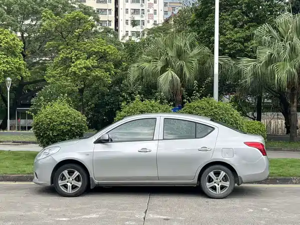 Nissan Sunny 2013