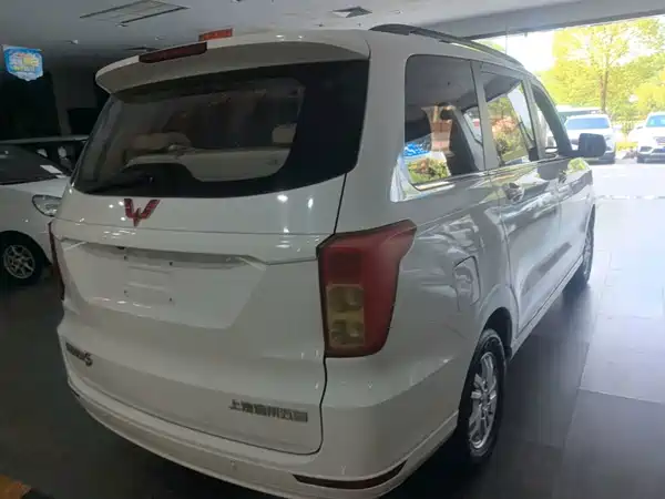 Wuling Hongguang 2018