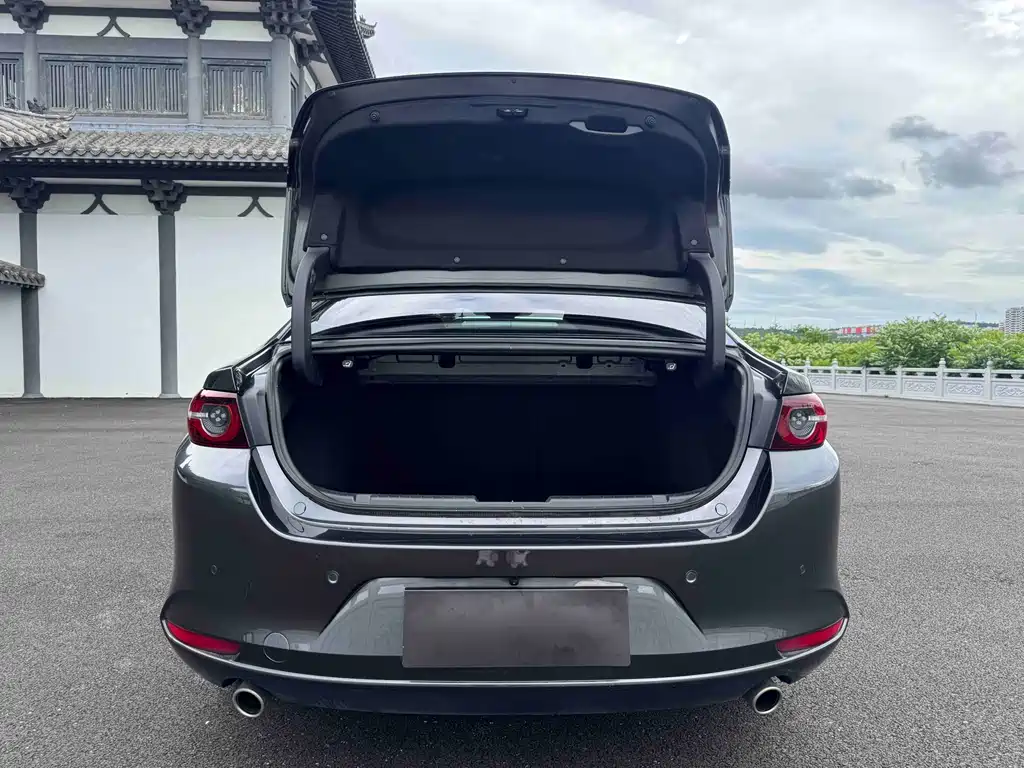 Mazda 3 Axela 2022 — фото 20