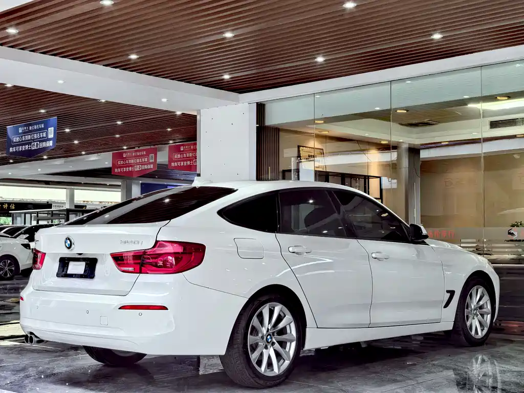 BMW 3 Series GT 2018 — фото 20