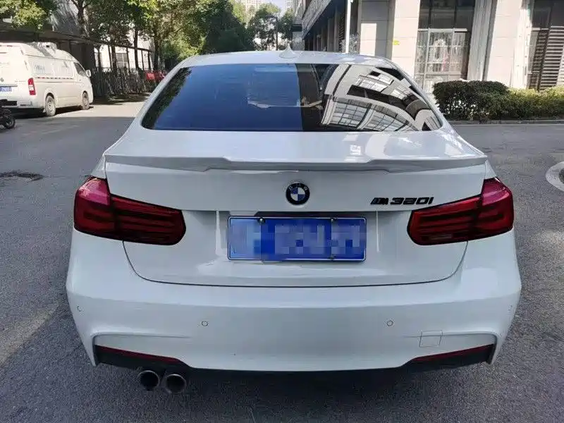 BMW 3 Series 2017 — фото 13