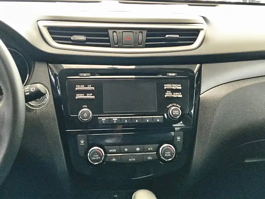 Nissan X-Trail 2015 — фото 12