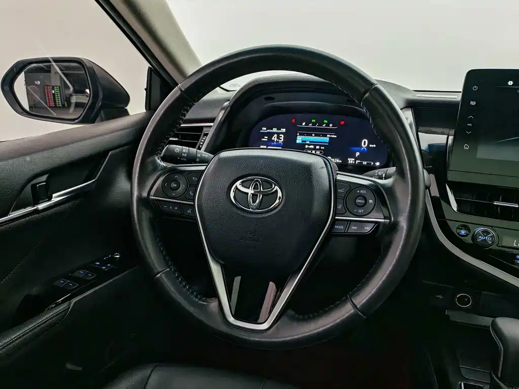 Toyota Camry 2022 — фото 13