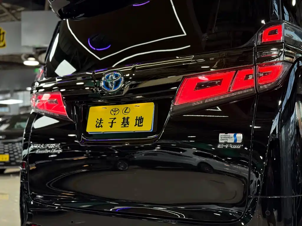 Toyota Vellfire 2021 — фото 27