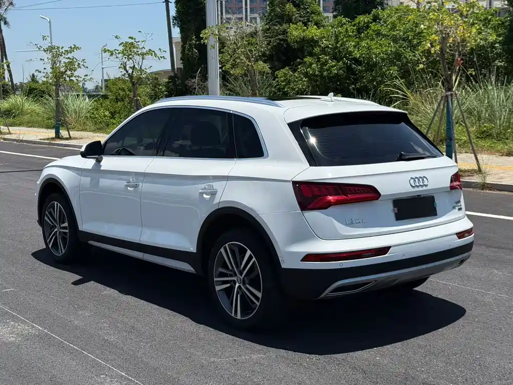 Audi Q5L 2021 — фото 4