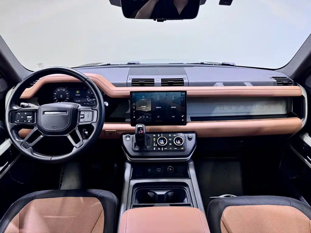 Land Rover Defender 2022 — фото 13