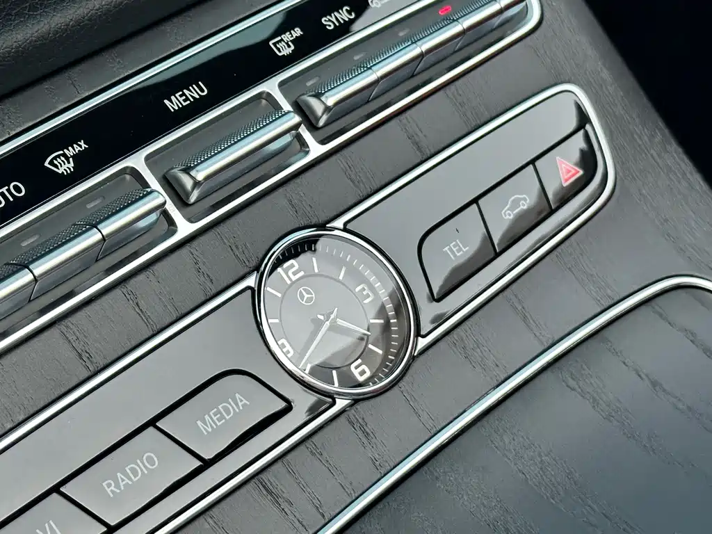 Mercedes-Benz E-Class 2018 — фото 18