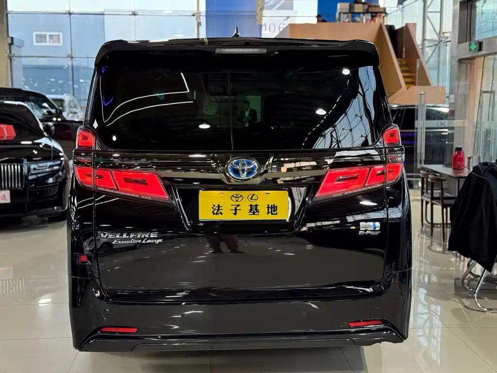 Toyota Vellfire 2021 — фото 25
