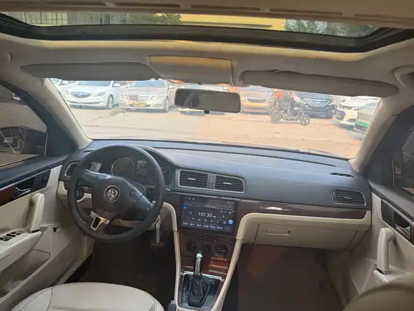 Volkswagen Lavida 2013