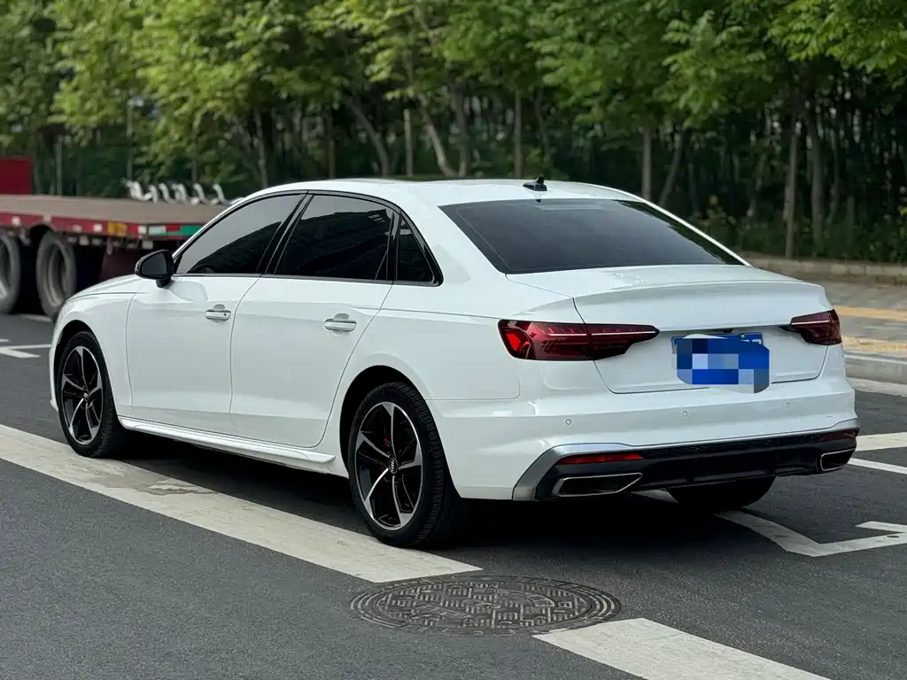 Audi A4L 2021 — фото 11
