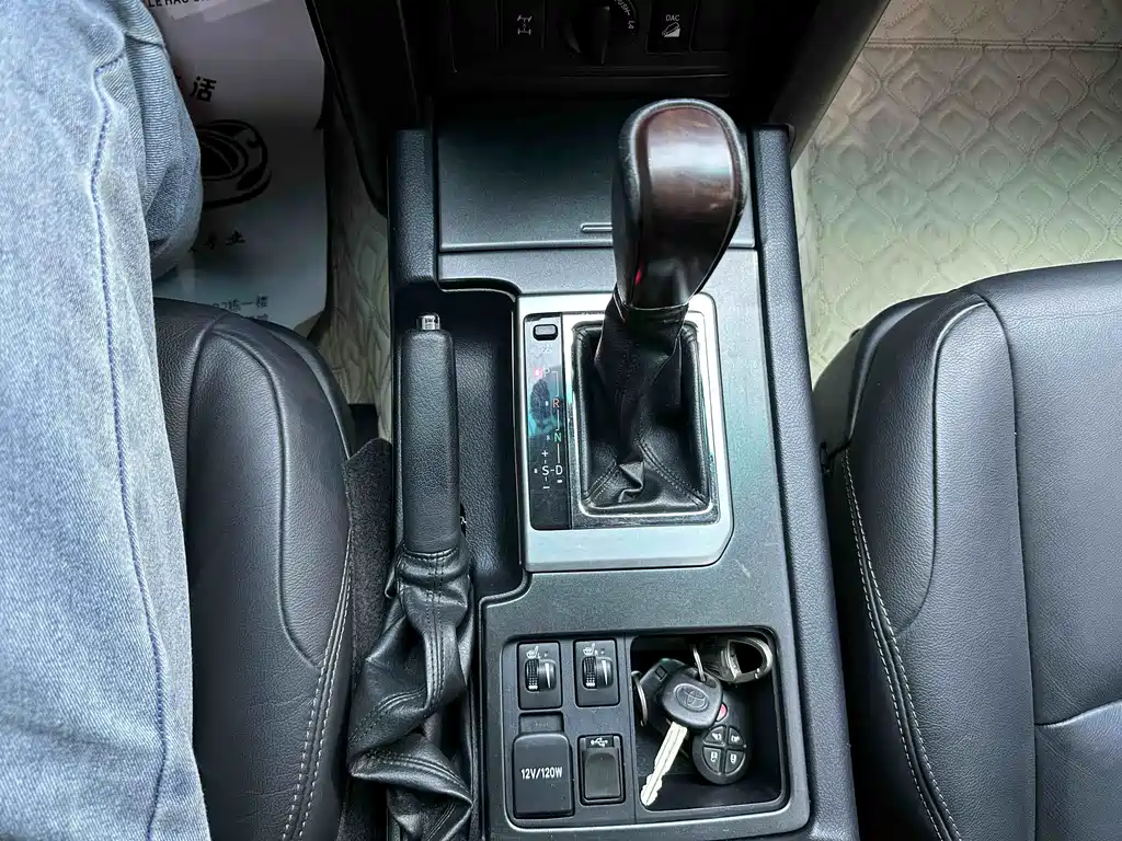 Toyota Prado 2016 — фото 12
