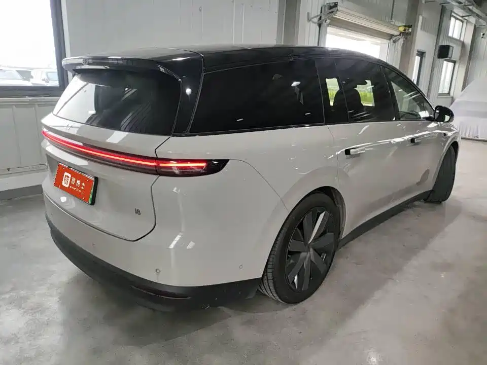 Li Auto i8 2025 — фото 3