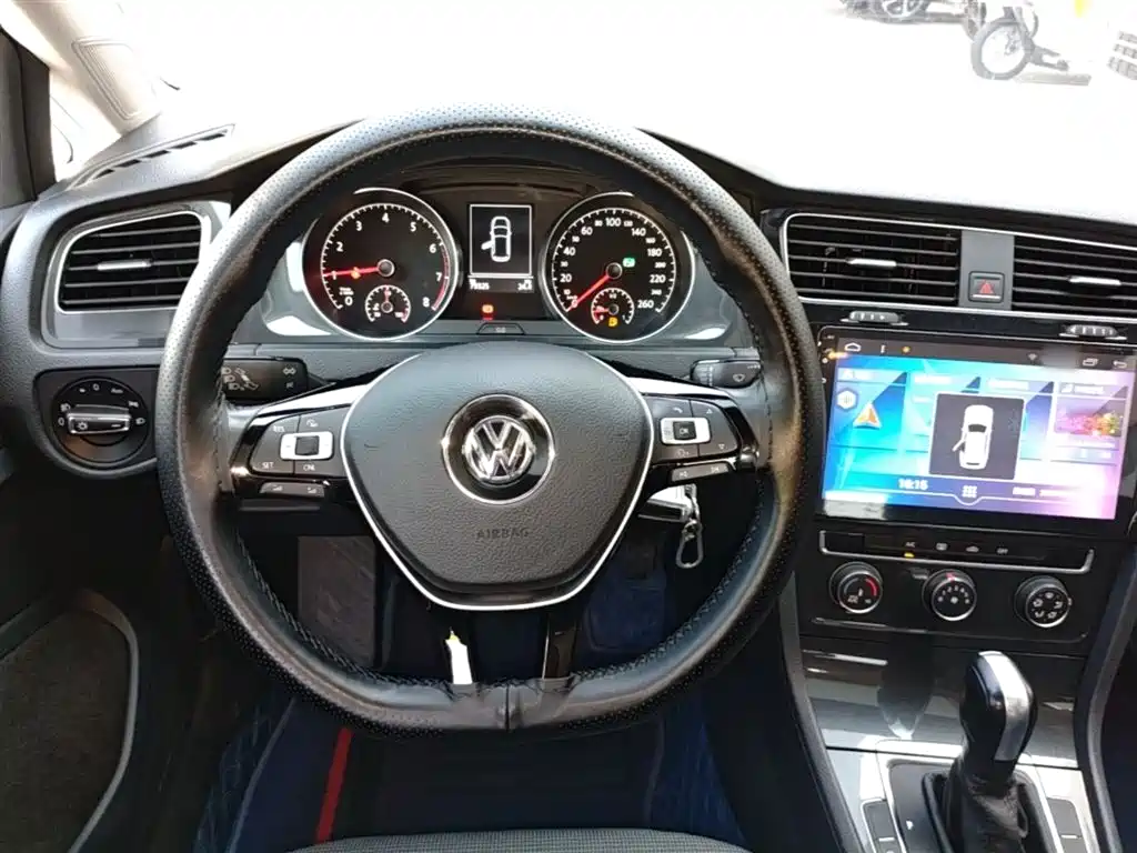 Volkswagen Golf 2019 — фото 11