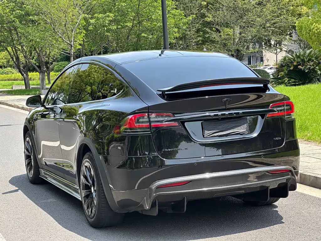 Tesla Model X 2017 — фото 3