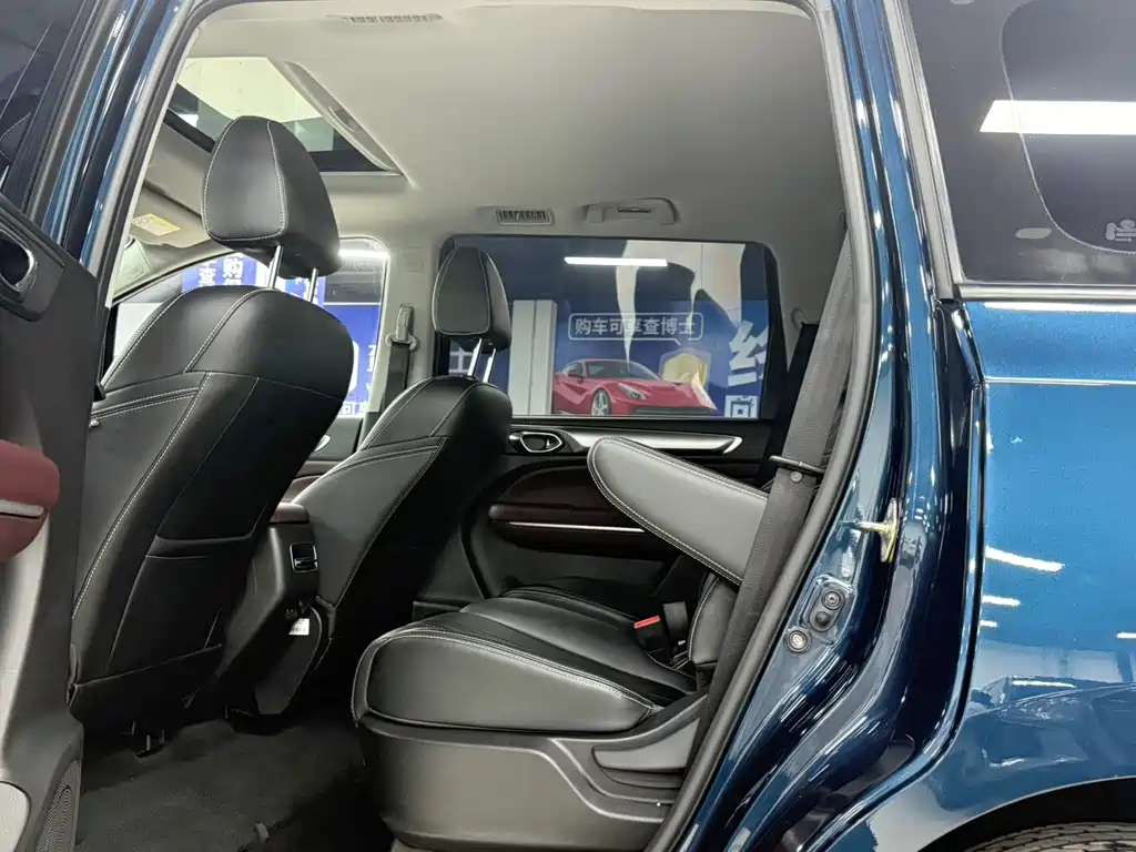 GAC Motor Trumpchi M6 2022 — фото 17