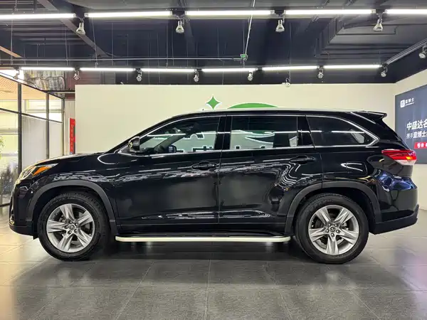 Toyota Highlander 2021