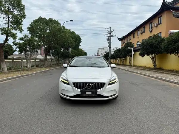 Volvo V40 2016