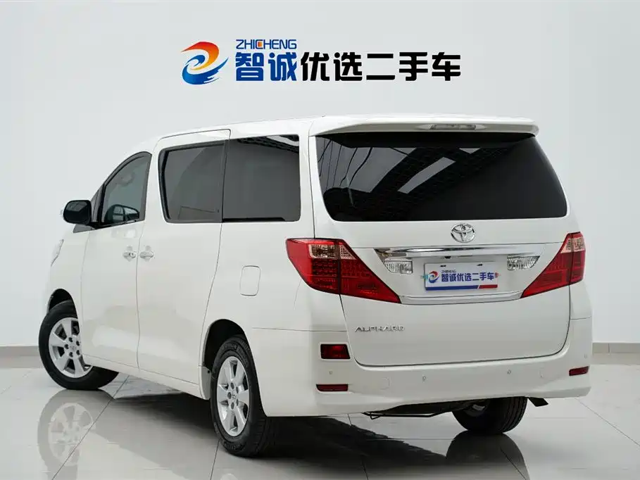Toyota Alphard 2011 — фото 36