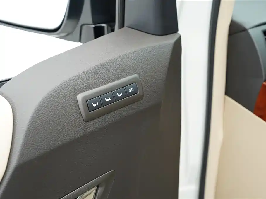 Toyota Alphard 2011 — фото 9