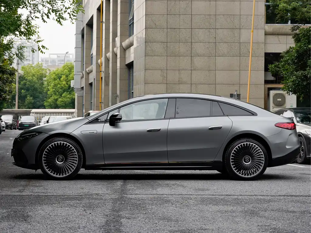 Mercedes-Benz EQS AMG 2025 — фото 3