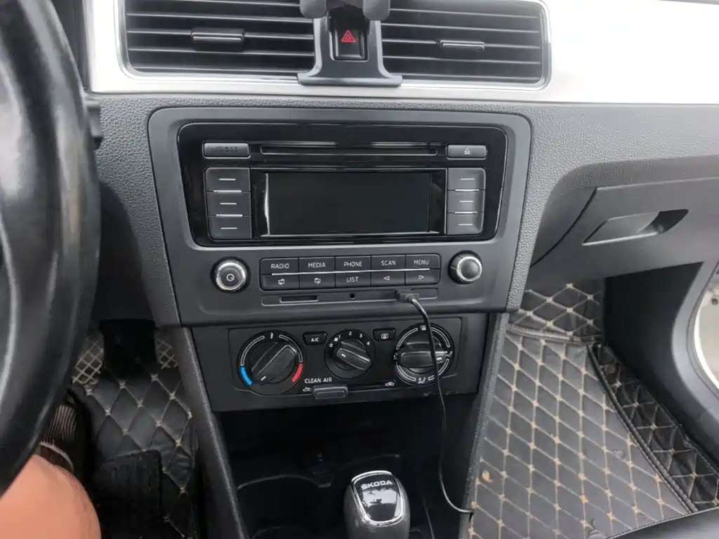 Skoda Rapid 2018 — фото 13
