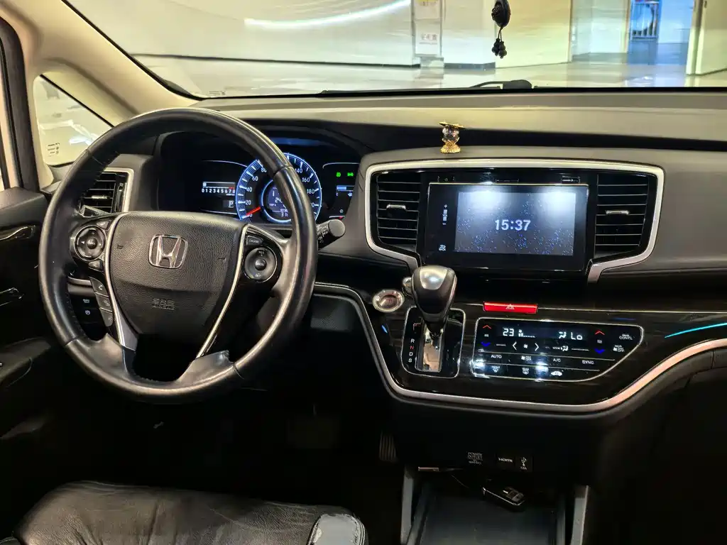 Honda Odyssey 2018 — фото 9