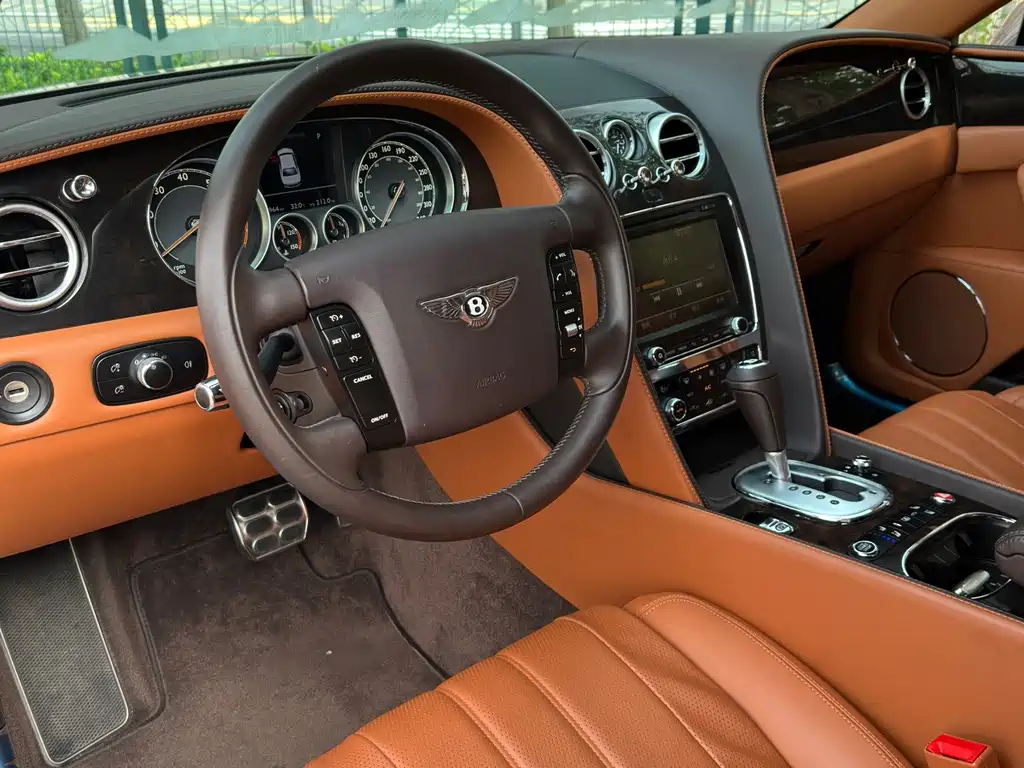 Bentley Flying Spur 2014 — фото 9