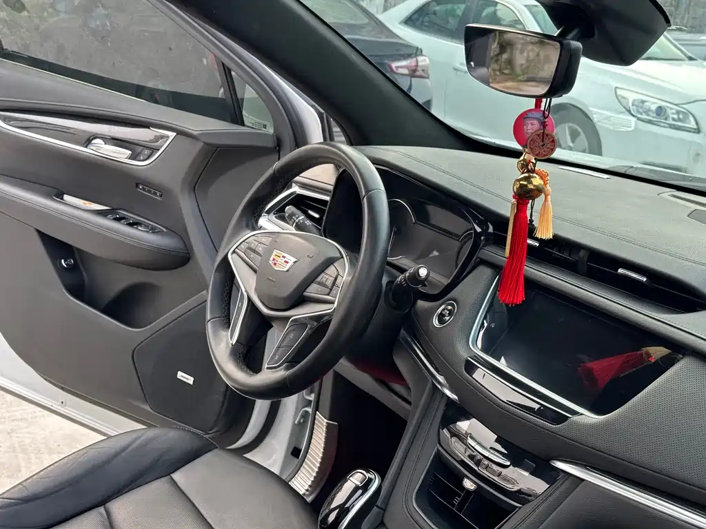 Cadillac XT5 2020 — фото 15