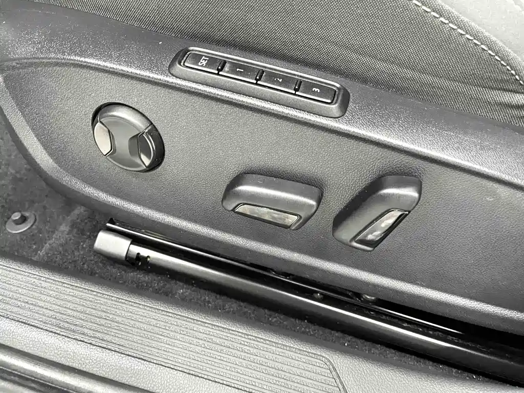 Volkswagen Golf 2022 — фото 12