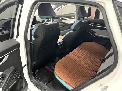 Geely Emgrand 2023