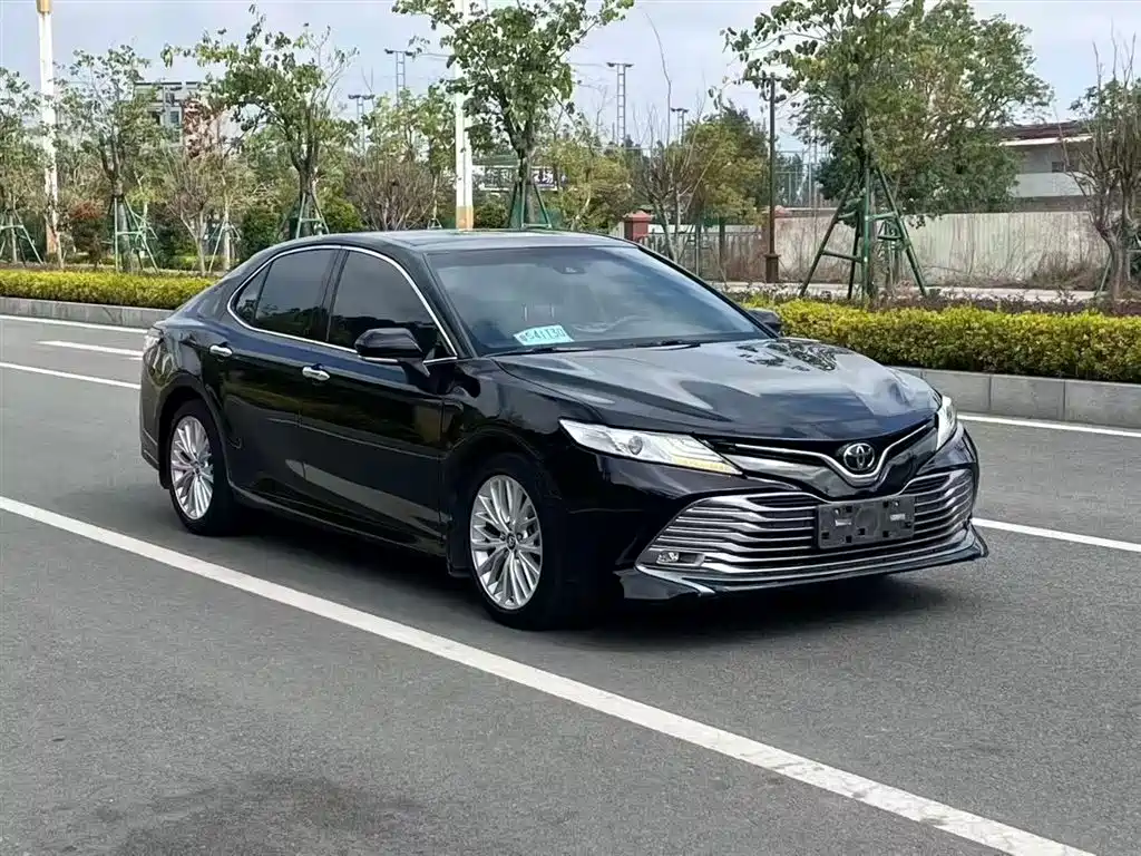 Toyota Camry 2020 — фото 3