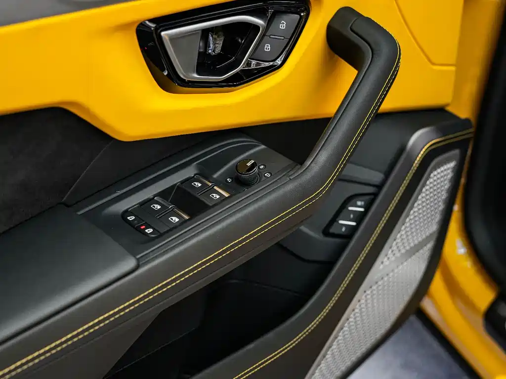 Lamborghini Urus 2023 — фото 19
