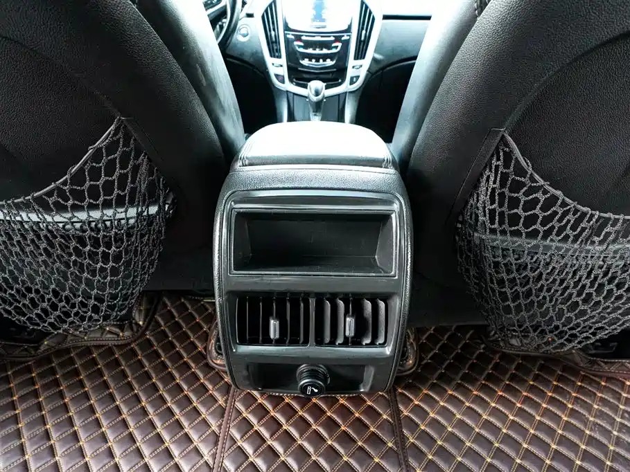 Cadillac SRX 2014 — фото 16