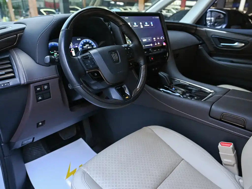 Toyota Vellfire 2023 — фото 6