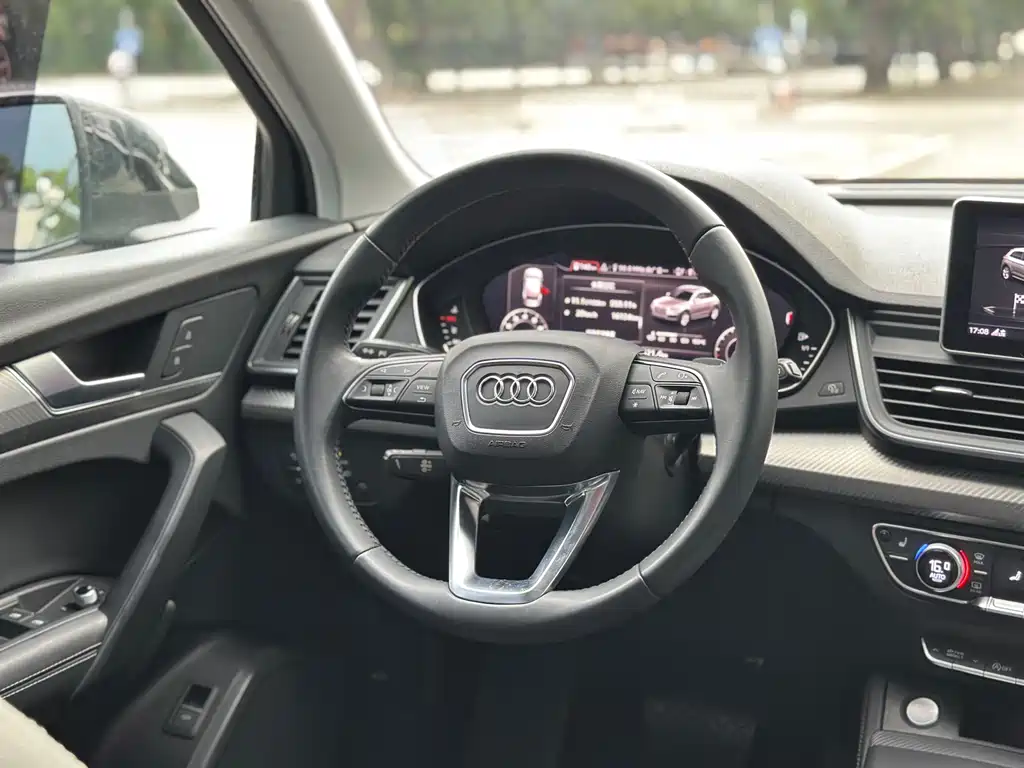 Audi Q5L 2021 — фото 37