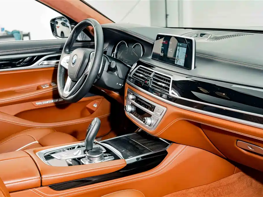 BMW 7 Series 2019 — фото 21