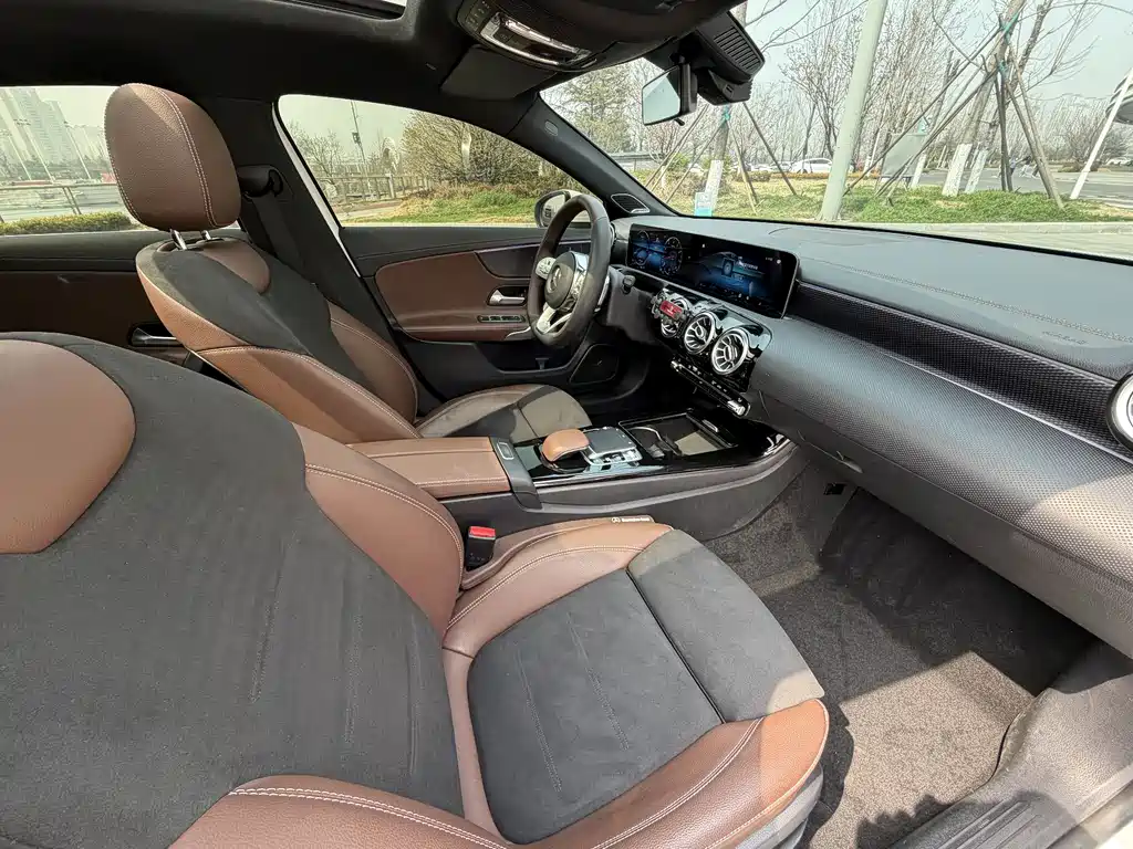 Mercedes-Benz A-Class 2019 — фото 6