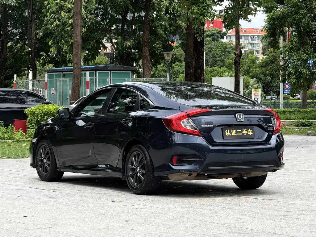 Honda Civic 2022 — фото 18